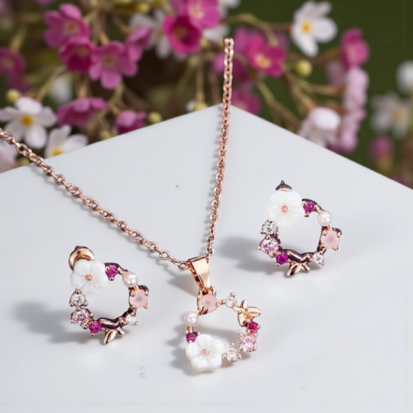 Kukkaseppele-korusetti – kaulakoru & korvakorut