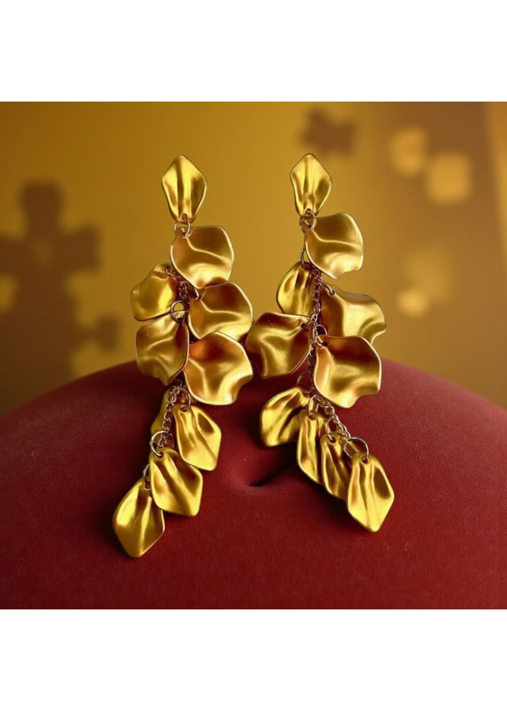 Korvakorut lehtevä | Keltakulta | Korvakorut