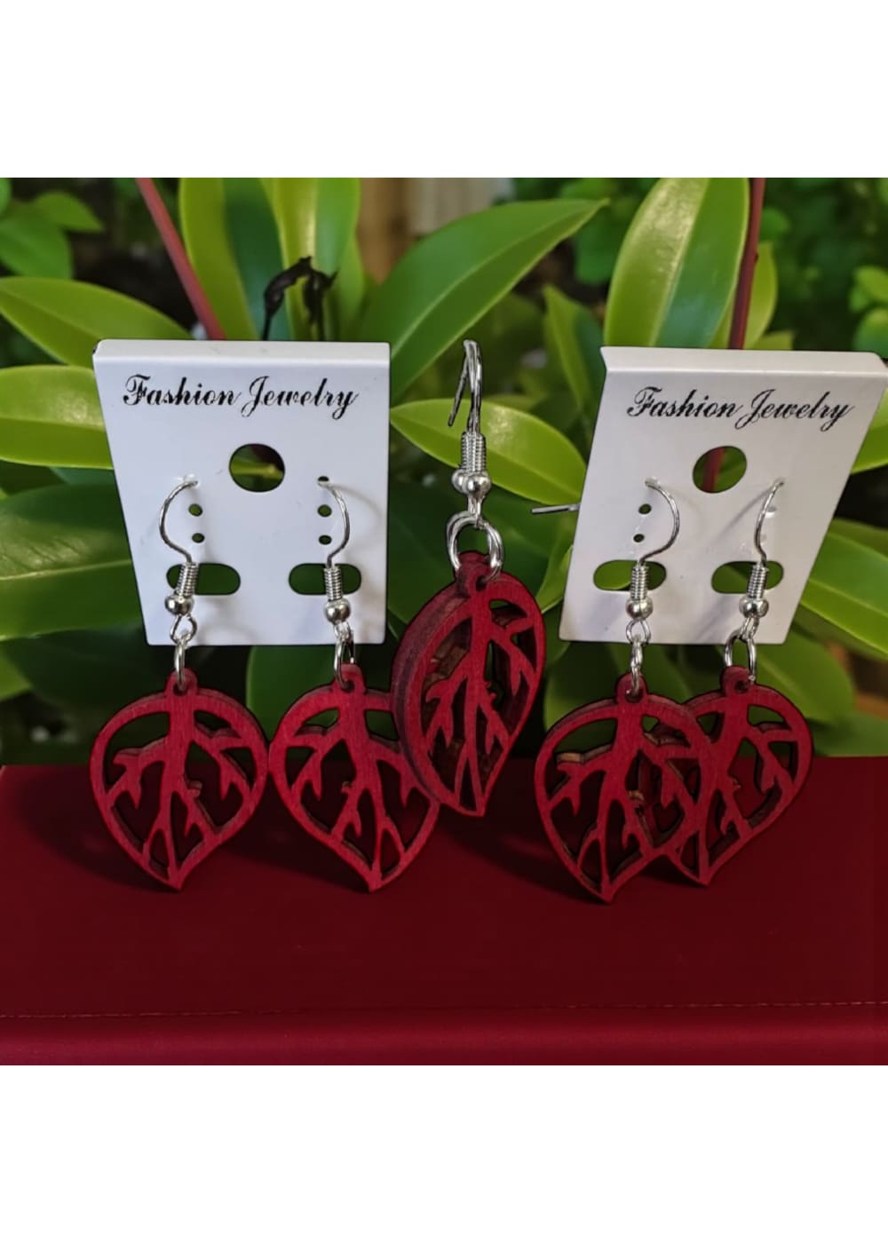 Korvakorut lehti | punainen | Korvakorut