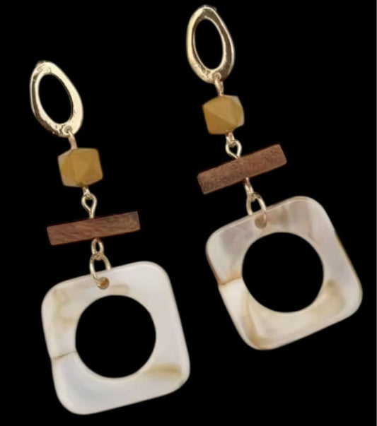 Korvakorut pähkinäpuu | Korvakorut