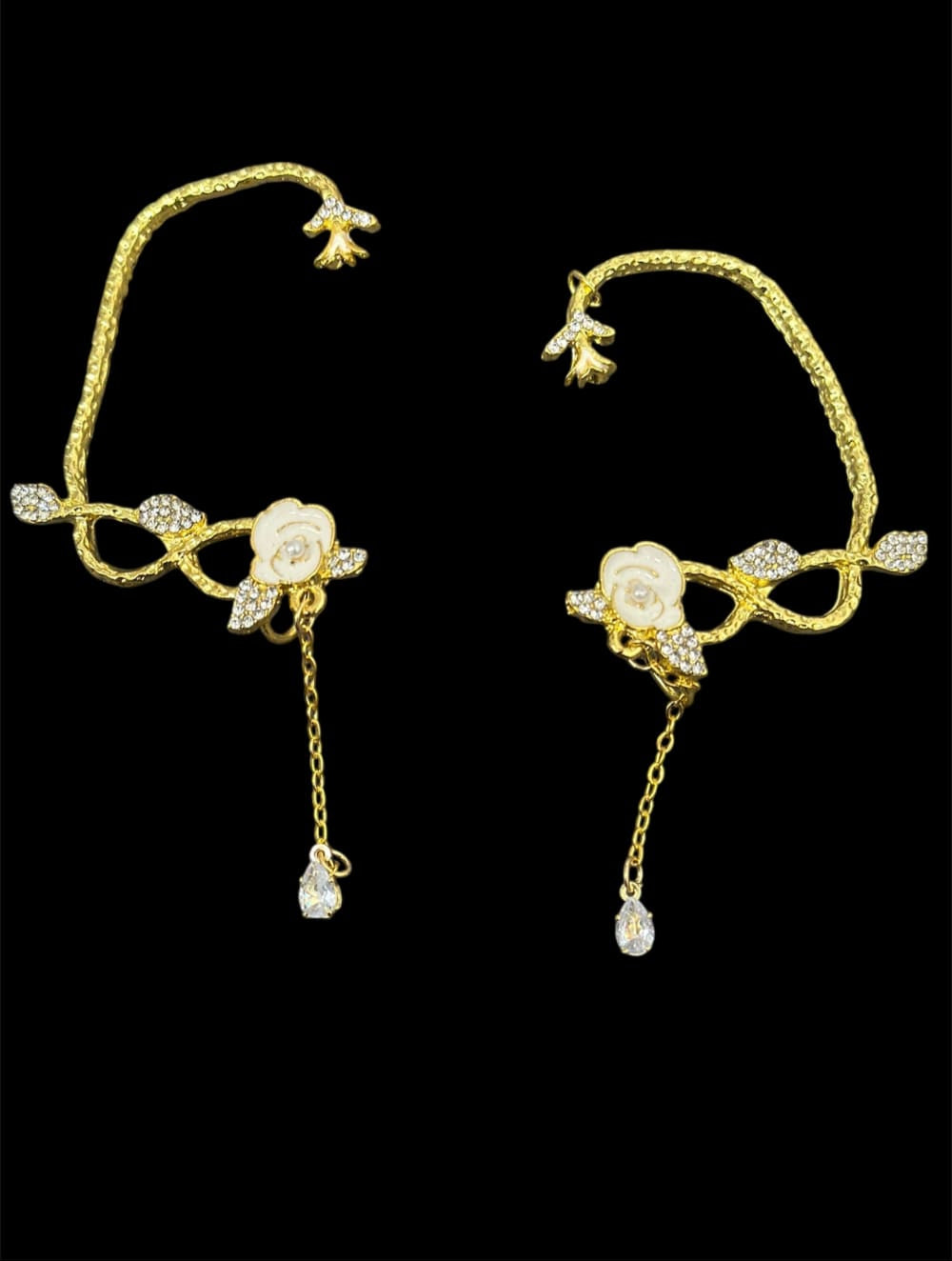 Korvakorut ruusuinen ear-cuff | Kulta oikea | Ear-cuff korvakorut