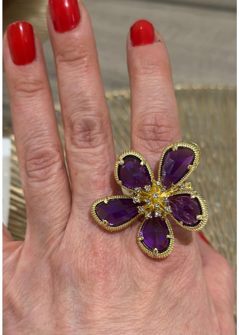 Säihkyvä kukkasormus Eini | violetti-kulta | Sormukset