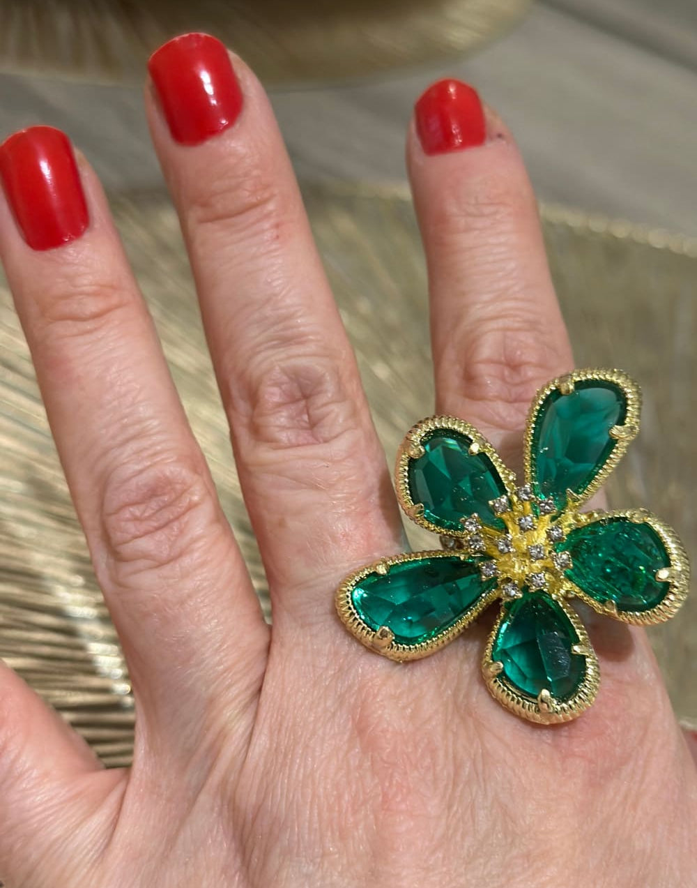 Säihkyvä kukkasormus Eini | vihreä-kulta | Sormukset