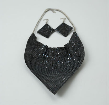 Korvakorut&koruhuivi ILTA | Musta | Kaulakorut