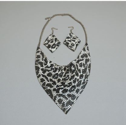 Korvakorut&koruhuivi ILTA | Leopardi HOPEA | Kaulakorut