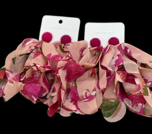 Korvakorut kukkakerroksissa | vaaleanpunainen kukka | Korvakorut