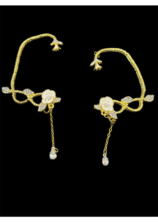 Korvakorut ruusuinen ear cuff | Kulta oikea | Ear cuff korvakorut