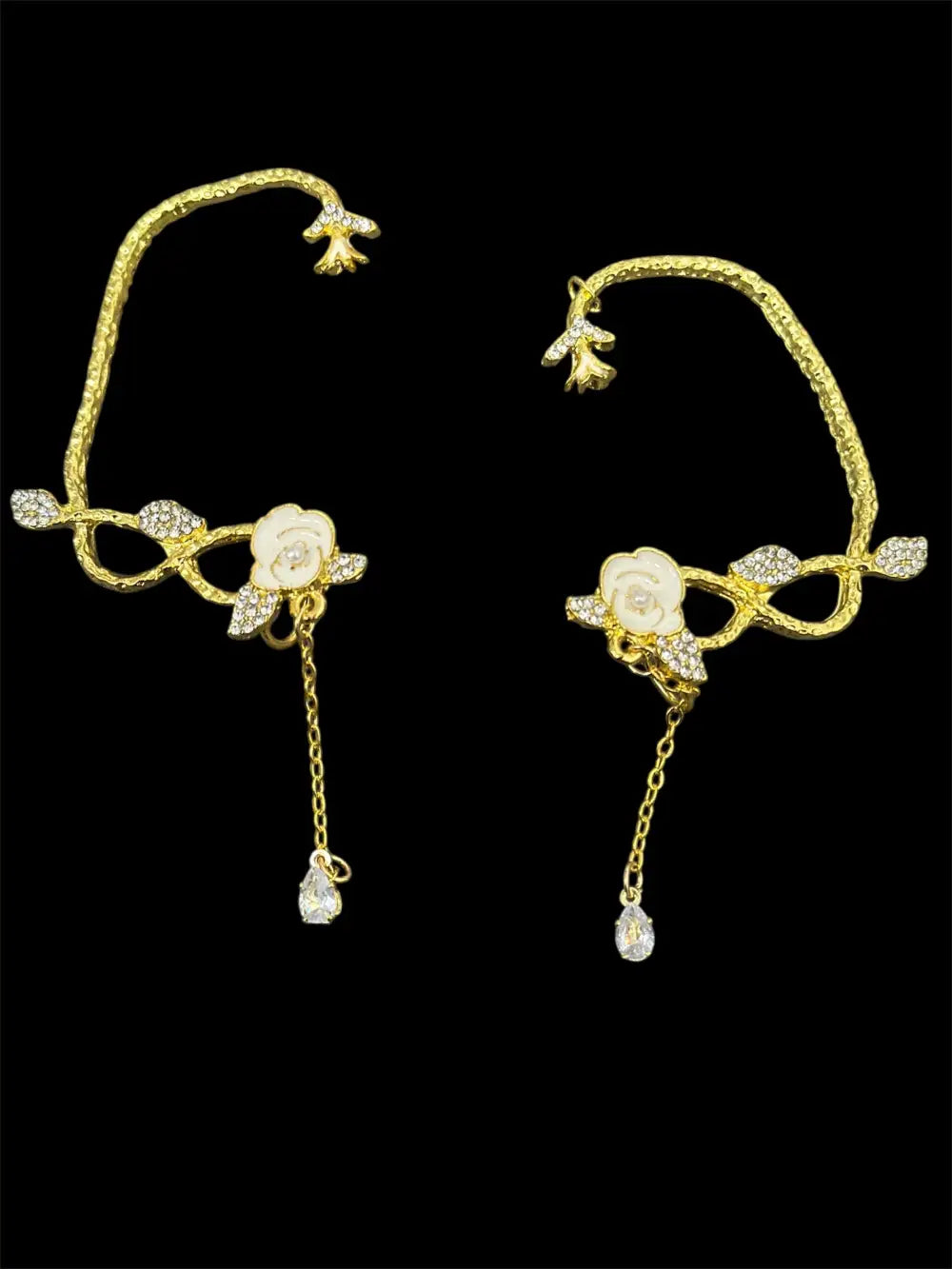 Korvakorut ruusuinen ear-cuff | Kulta vasen | Ear-cuff korvakorut