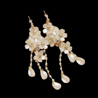 Romance helmi-kukka | Korvakorut