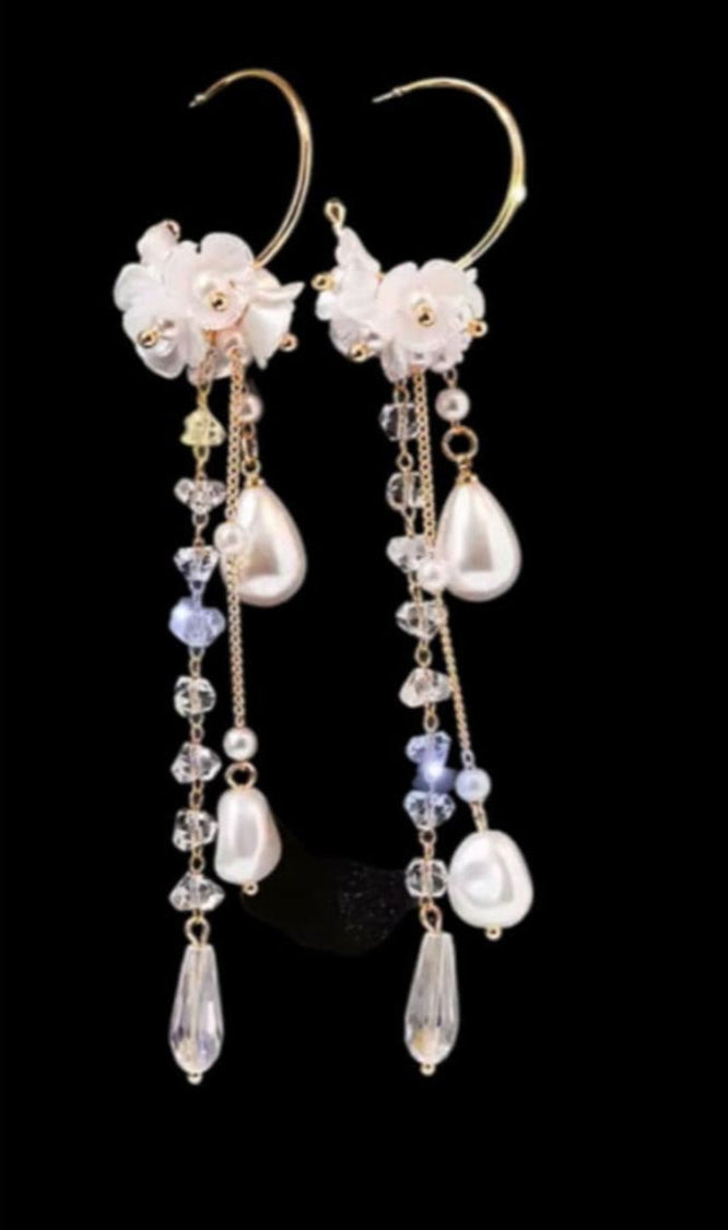 Romance Korvakorut kukkakeiju | helmenvalkoinen | Korvakorut