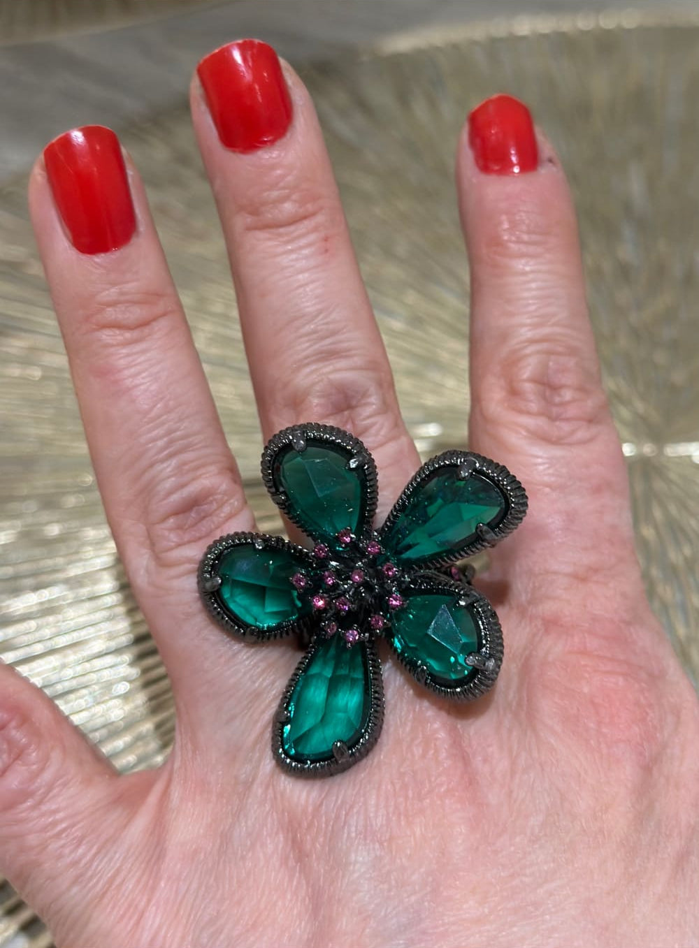 Säihkyvä kukkasormus Eini | vihreä-musta | Sormukset